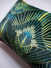 Load image into Gallery viewer, Gershwing &#39;Parakeet&#39; Rectangle Velvet Cushion